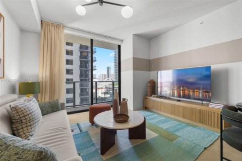 Condo in Miami, Florida, 1 bedroom  № 2026283 - photo 11