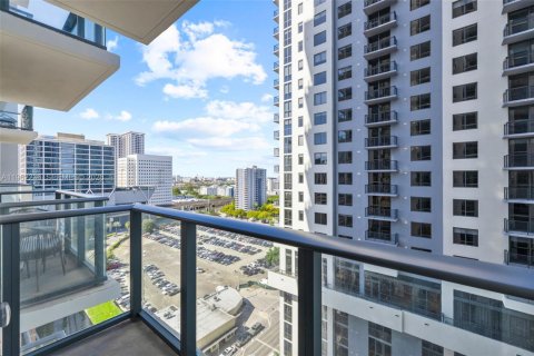 Condo in Miami, Florida, 1 bedroom  № 2026283 - photo 19