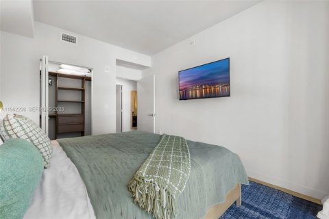 Condo in Miami, Florida, 1 bedroom  № 2026283 - photo 15