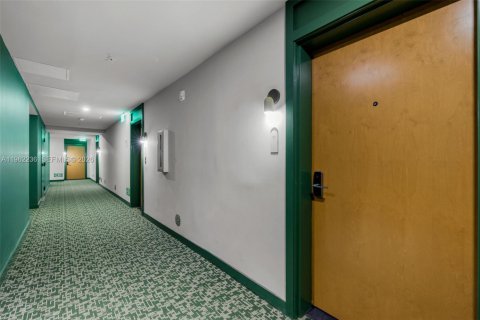 Condo in Miami, Florida, 1 bedroom  № 2026283 - photo 20