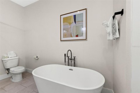 Townhouse in Tampa, Florida 3 bedrooms, 210.33 sq.m. № 1755530 - photo 18
