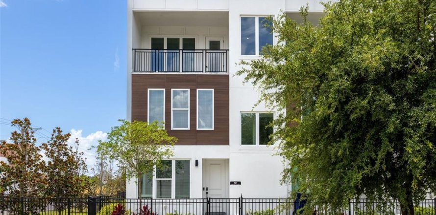 Townhouse in Tampa, Florida 3 bedrooms, 210.33 sq.m. № 1755530