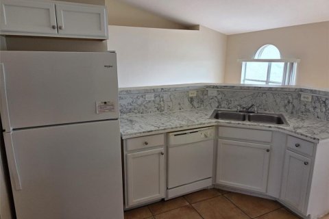 Casa en alquiler en Kissimmee, Florida, 4 dormitorios, 169.83 m2 № 1821205 - foto 17