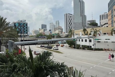 Condo in Miami, Florida, 2 bedrooms  № 1830520 - photo 4