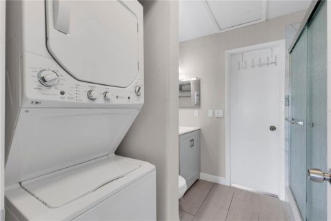 Touwnhouse à louer à Kissimmee, Floride: 2 chambres, 92.16 m2 № 2384116 - photo 13