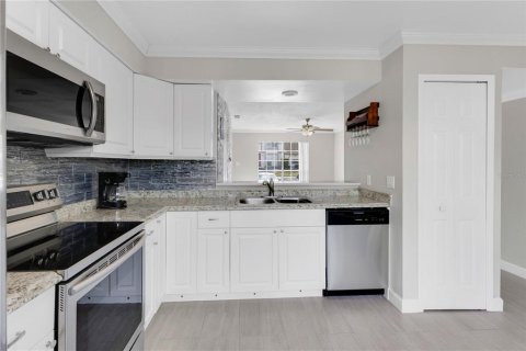 Touwnhouse à louer à Kissimmee, Floride: 2 chambres, 92.16 m2 № 2384116 - photo 6