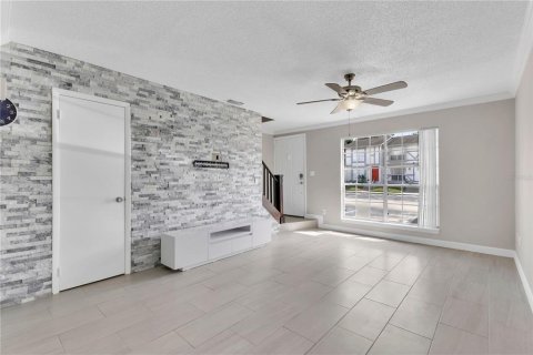 Touwnhouse à louer à Kissimmee, Floride: 2 chambres, 92.16 m2 № 2384116 - photo 3