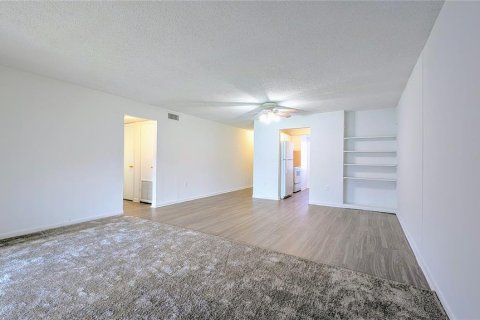 Снять в аренду квартиру в Орландо, Флорида 3 комнаты, 78.6м2, № 1824783 - фото 4