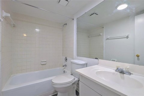 Снять в аренду квартиру в Орландо, Флорида 3 комнаты, 78.6м2, № 1824783 - фото 5