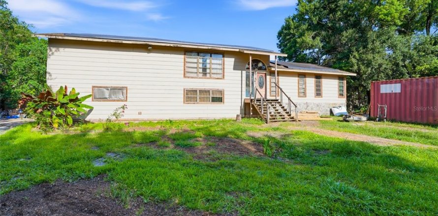 House in Lutz, Florida 4 bedrooms, 211.82 sq.m. № 2209512