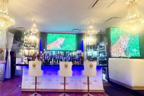 Immobilier commercial à Sunny Isles Beach, Floride № 2048672