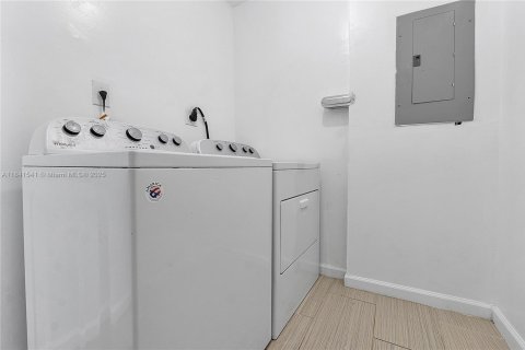 Villa ou maison à vendre à Tamarac, Floride: 3 chambres, 154.59 m2 № 1845620 - photo 27