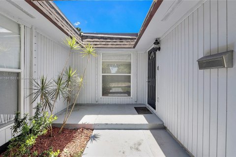 Villa ou maison à vendre à Tamarac, Floride: 3 chambres, 154.59 m2 № 1845620 - photo 4