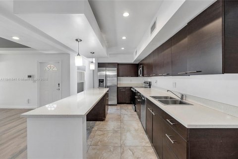 Villa ou maison à vendre à Tamarac, Floride: 3 chambres, 154.59 m2 № 1845620 - photo 13