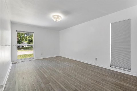 Villa ou maison à vendre à Tamarac, Floride: 3 chambres, 154.59 m2 № 1845620 - photo 23