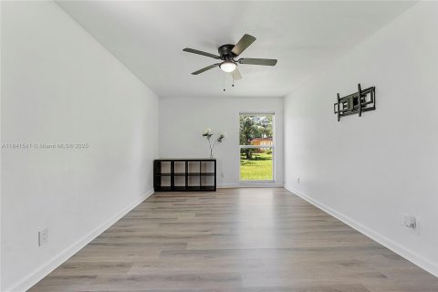 Villa ou maison à vendre à Tamarac, Floride: 3 chambres, 154.59 m2 № 1845620 - photo 20