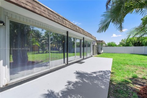 Villa ou maison à vendre à Tamarac, Floride: 3 chambres, 154.59 m2 № 1845620 - photo 28