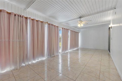 Villa ou maison à vendre à Tamarac, Floride: 3 chambres, 154.59 m2 № 1845620 - photo 18