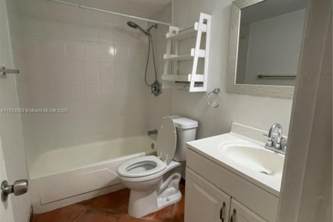 Condominio en alquiler en Miami, Florida, 2 dormitorios, 88.72 m2 № 1935346 - foto 26