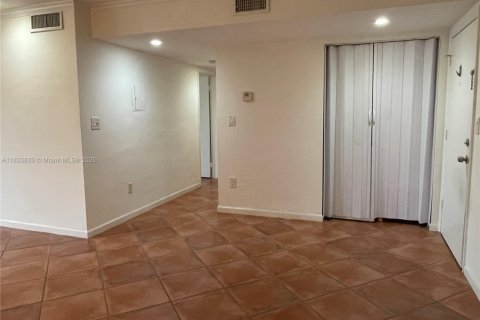 Condominio en alquiler en Miami, Florida, 2 dormitorios, 88.72 m2 № 1935346 - foto 9