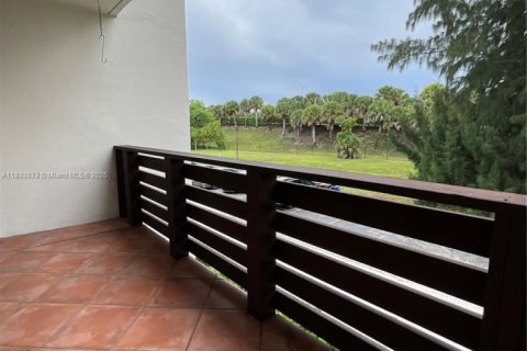 Condominio en alquiler en Miami, Florida, 2 dormitorios, 88.72 m2 № 1935346 - foto 14