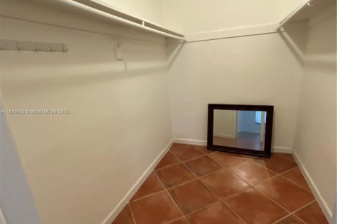 Condominio en alquiler en Miami, Florida, 2 dormitorios, 88.72 m2 № 1935346 - foto 24