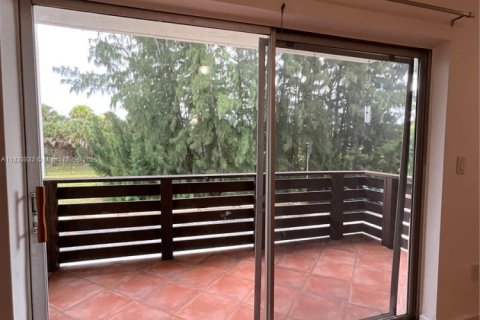 Condominio en alquiler en Miami, Florida, 2 dormitorios, 88.72 m2 № 1935346 - foto 12