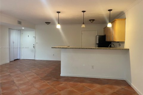 Condominio en alquiler en Miami, Florida, 2 dormitorios, 88.72 m2 № 1935346 - foto 5