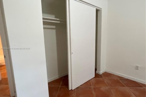 Condominio en alquiler en Miami, Florida, 2 dormitorios, 88.72 m2 № 1935346 - foto 18