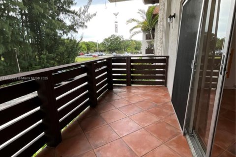 Condominio en alquiler en Miami, Florida, 2 dormitorios, 88.72 m2 № 1935346 - foto 13