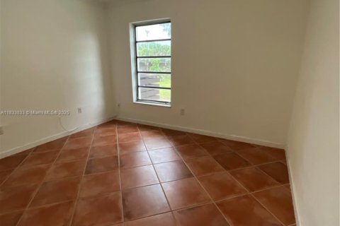 Condominio en alquiler en Miami, Florida, 2 dormitorios, 88.72 m2 № 1935346 - foto 16