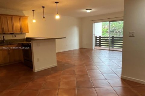 Condominio en alquiler en Miami, Florida, 2 dormitorios, 88.72 m2 № 1935346 - foto 4