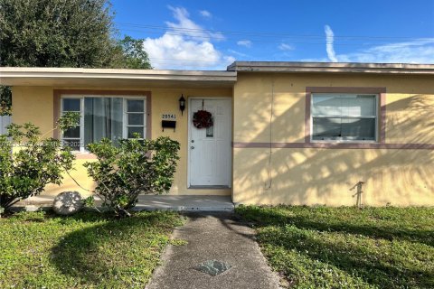 Casa en venta en Miami Gardens, Florida, 3 dormitorios, 90.77 m2 № 1992322 - foto 1