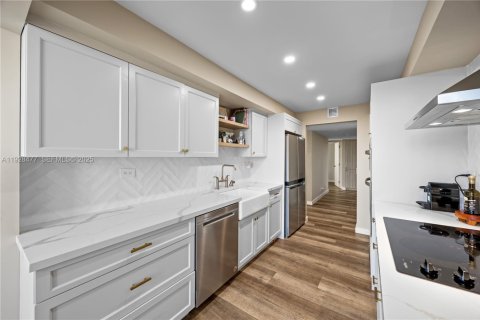 Copropriété à vendre à Miami, Floride: 2 chambres, 145.58 m2 № 1986944 - photo 15