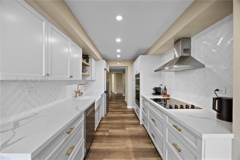 Copropriété à vendre à Miami, Floride: 2 chambres, 145.58 m2 № 1986944 - photo 14