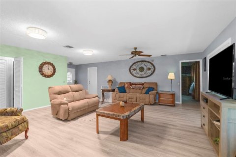 Villa ou maison à vendre à Spring Hill, Floride: 2 chambres, 135.82 m2 № 1899809 - photo 8