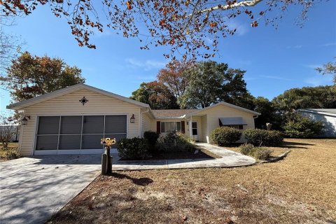 Casa en Ocala, Florida 3 dormitorios, 141.77 m2 № 2109489