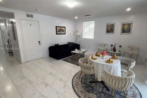 Apartment in Miami, Florida 3 bedrooms, 92.9 sq.m. № 2087839 - photo 8