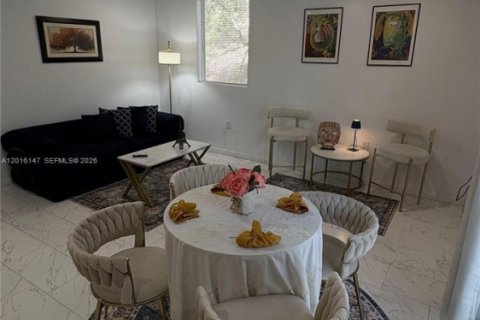 Apartment in Miami, Florida 3 bedrooms, 92.9 sq.m. № 2087839 - photo 10