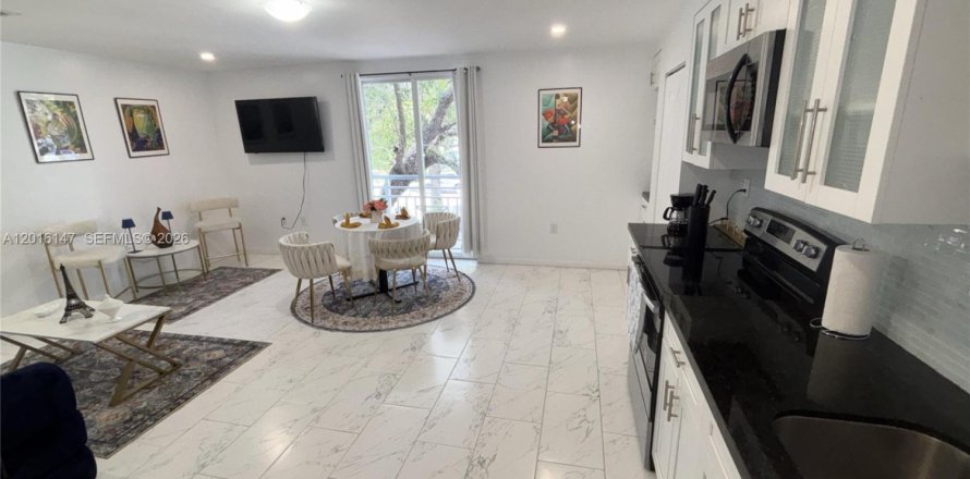 Apartment in Miami, Florida 3 bedrooms, 92.9 sq.m. № 2087839
