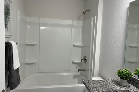 House in Dade City, Florida 4 bedrooms, 151.9 sq.m. № 2092343 - photo 9