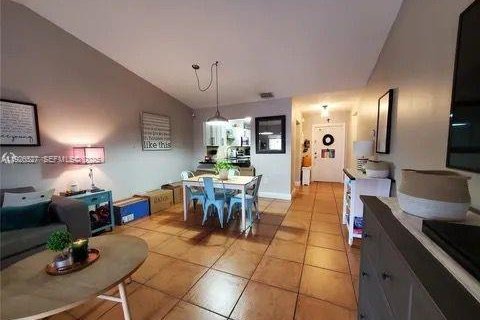 Adosado en venta en Miami, Florida, 3 dormitorios, 128.02 m2 № 1986439 - foto 2