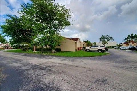 Adosado en venta en Miami, Florida, 3 dormitorios, 128.02 m2 № 1986439 - foto 11