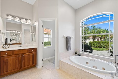 House in Bradenton, Florida 4 bedrooms, 228.82 sq.m. № 1732284 - photo 16