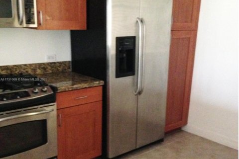Condo in Sunrise, Florida, 2 bedrooms  № 1710112 - photo 11