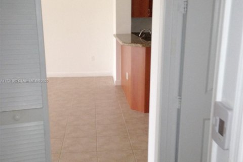 Condo in Sunrise, Florida, 2 bedrooms  № 1710112 - photo 18