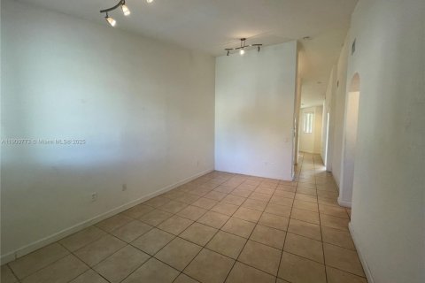 Copropriété à vendre à Homestead, Floride: 3 chambres, 109.81 m2 № 2059771 - photo 3