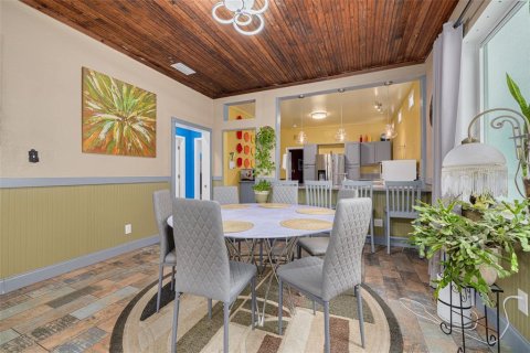 House in Tampa, Florida 3 bedrooms, 124.86 sq.m. № 1817481 - photo 7