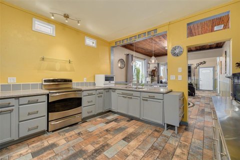 House in Tampa, Florida 3 bedrooms, 124.86 sq.m. № 1817481 - photo 10