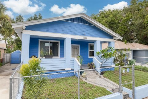 House in Tampa, Florida 3 bedrooms, 124.86 sq.m. № 1817481 - photo 26